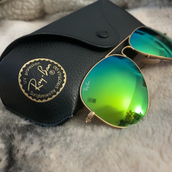 Ray Ban aviator sunglasses. Green lenses.